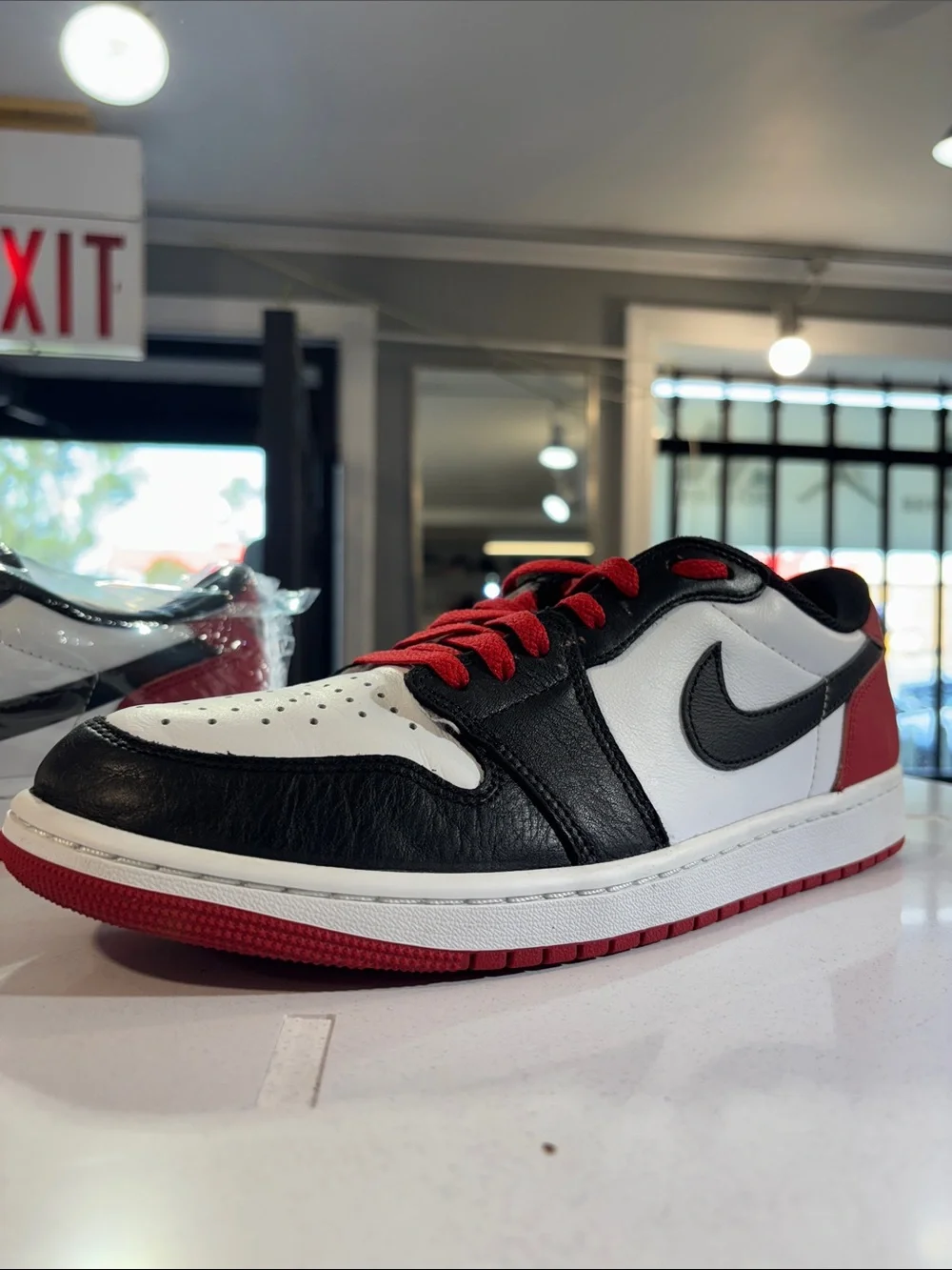 Air Jordan 1 Retro Low OG size 11.5 Like New